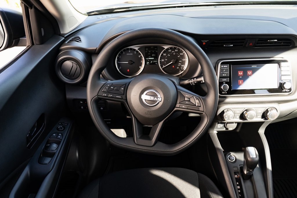New 2025 Nissan Kicks Play S image 11