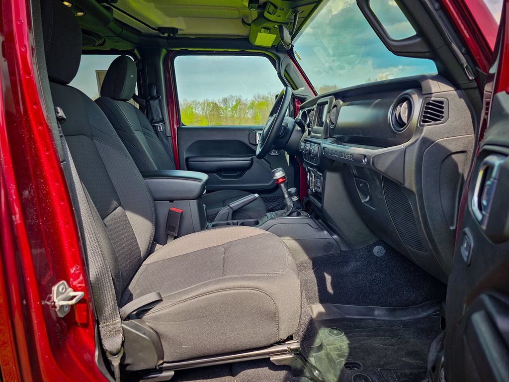 Used 2021 Jeep Wrangler Unlimited Sport AWD/4WD image 36