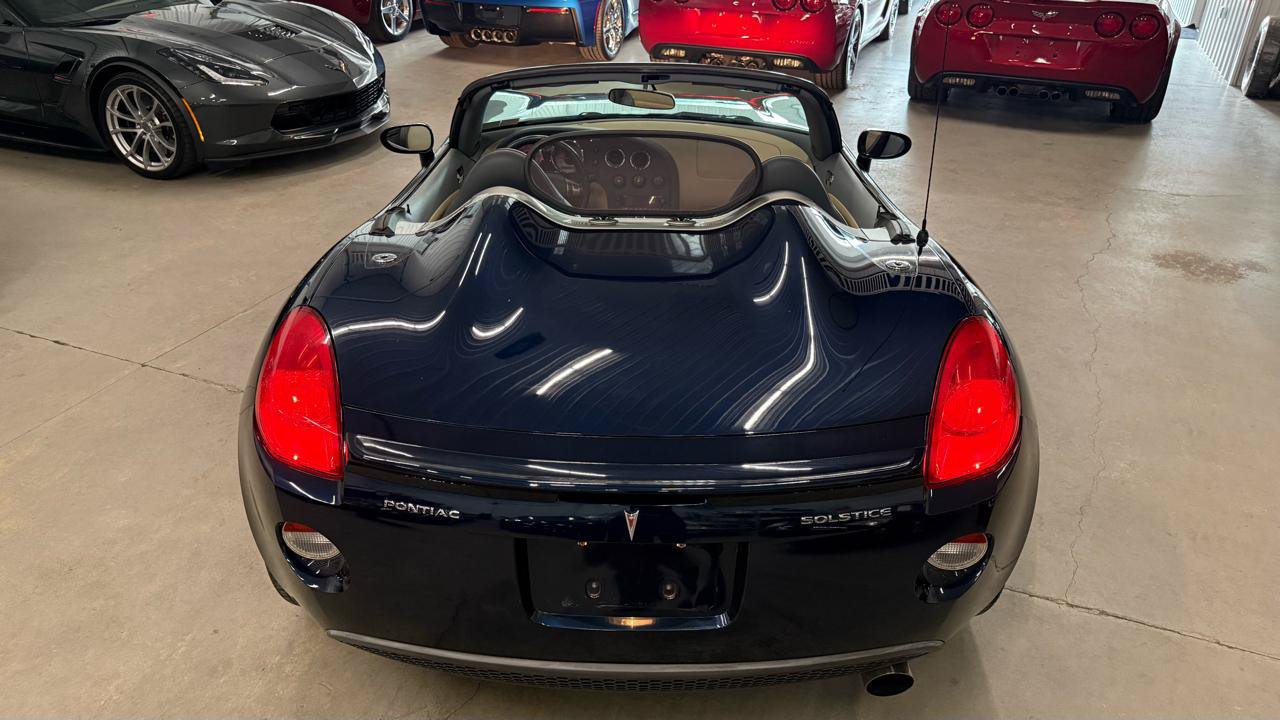 Used 2006 Pontiac Solstice Convertible w/ Premium Package RWD image 9