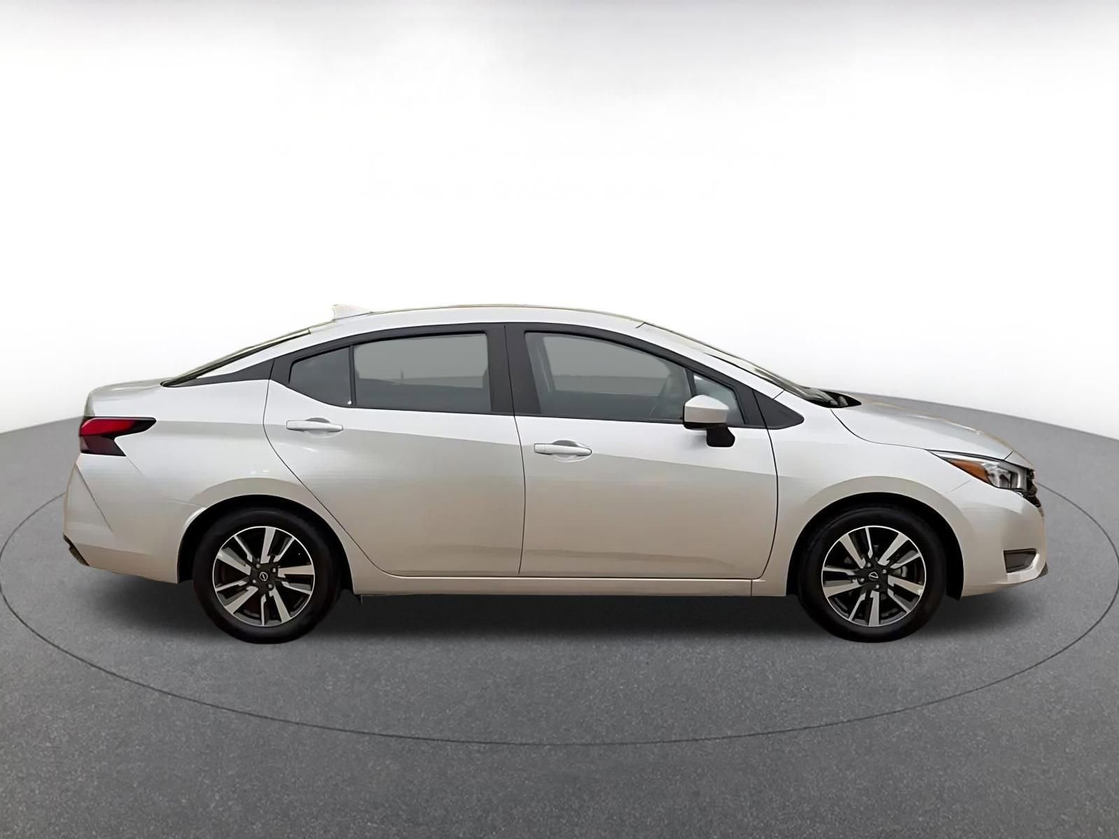 Used 2025 Nissan Versa SV FWD image 16