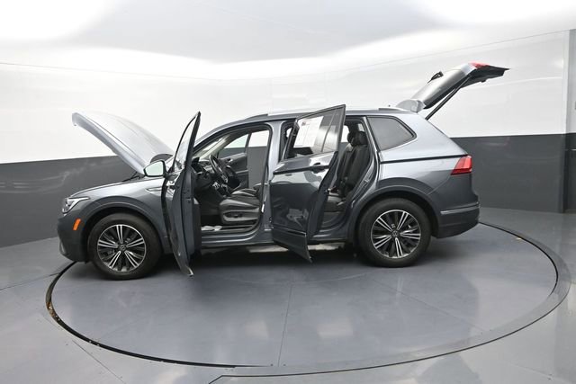 Used 2024 Volkswagen Tiguan Wolfsburg Edition image 30