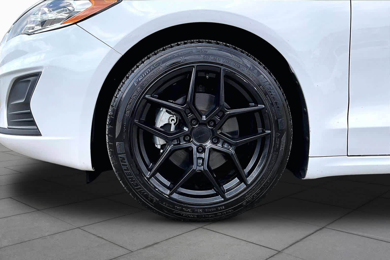 Used 2020 Ford Fusion SE image 11