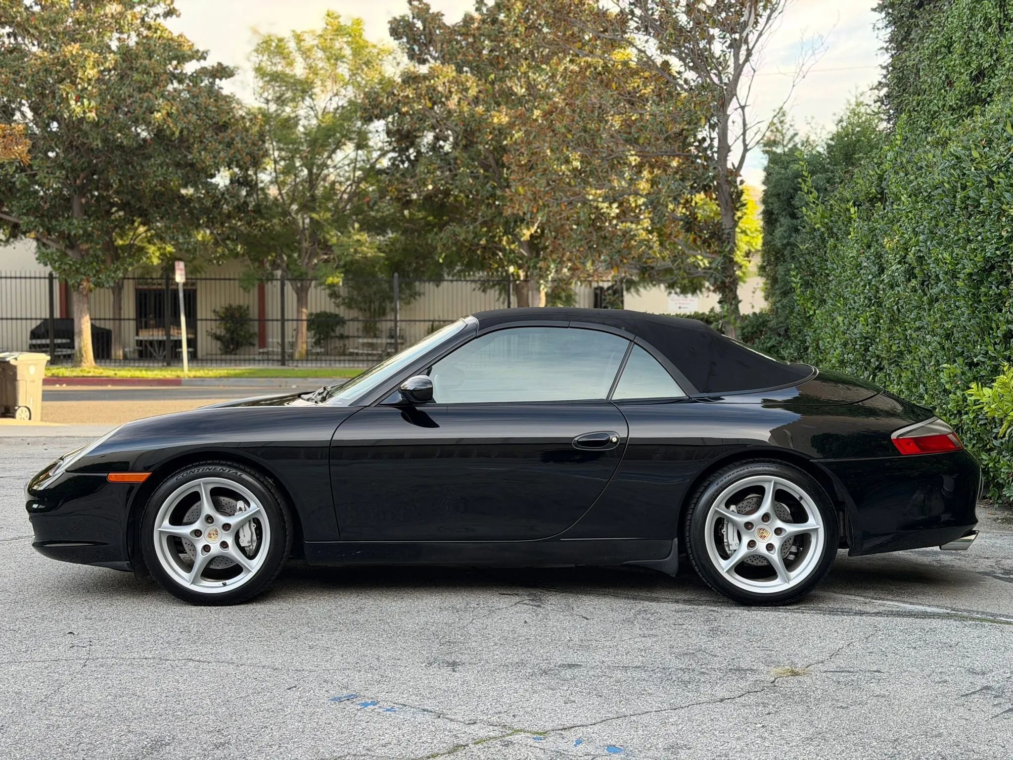 Used 2003 Porsche 911 Carrera 4 image 10
