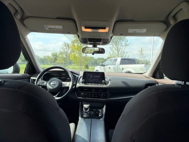 Used 2023 Nissan Rogue S FWD image 14