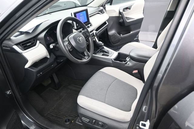 Used 2023 Toyota RAV4 XLE w/ Convenience Package FWD image 6