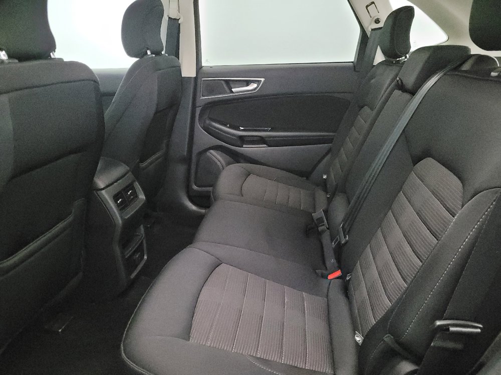 Used 2018 Ford Edge SEL image 18