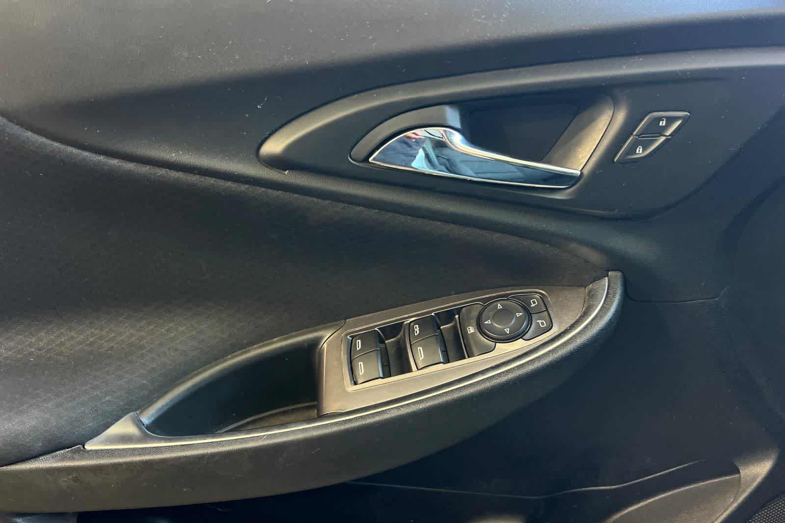 Used 2021 Chevrolet Malibu LT FWD image 15