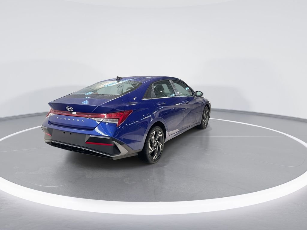 Certified 2025 Hyundai Elantra SEL image 6
