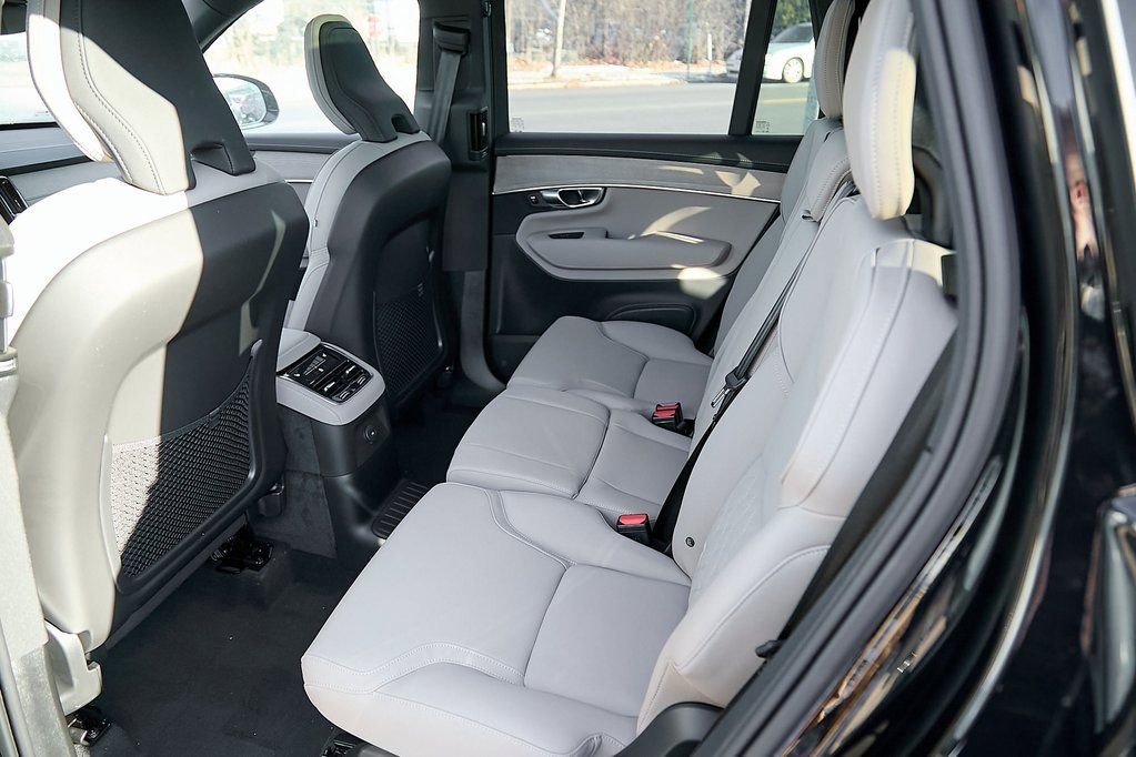 New 2026 Volvo XC90 T8 Plus w/ Protection Package Premier AWD/4WD image 19