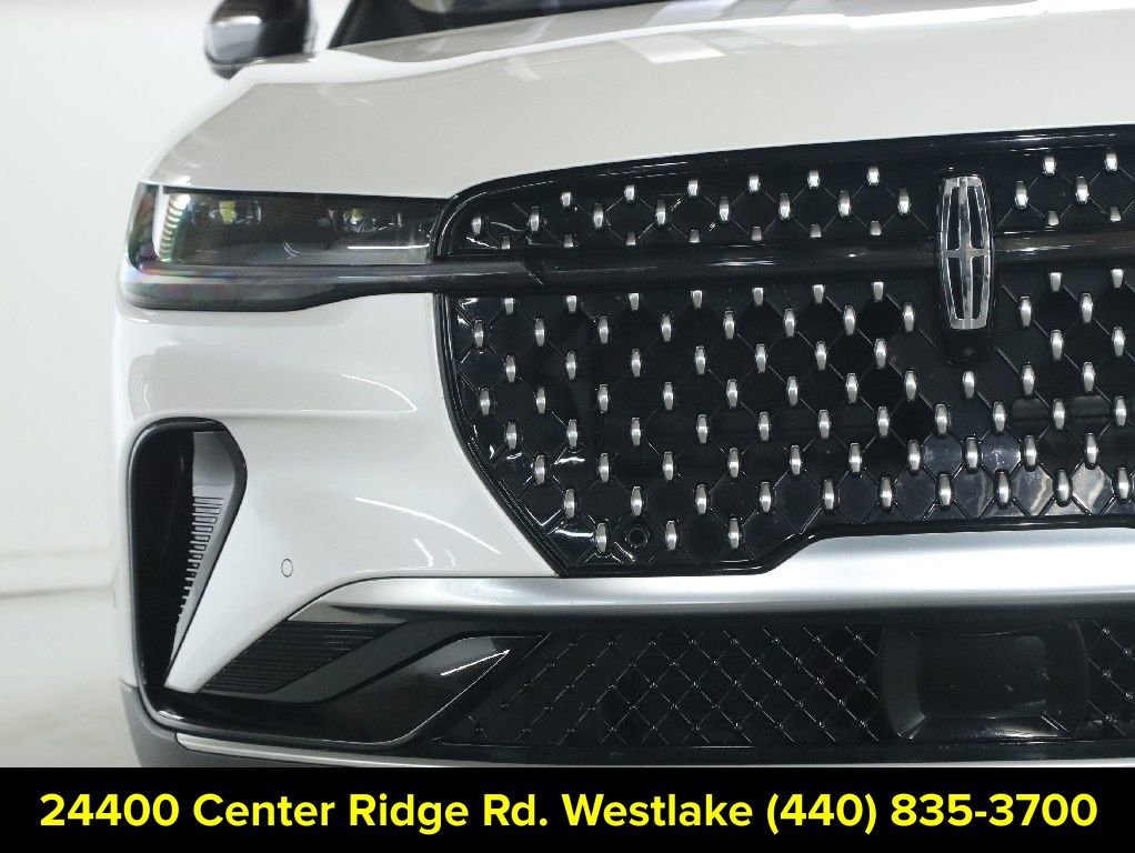 Used 2024 Lincoln Nautilus Premier w/ Equipment Group 102A image 7