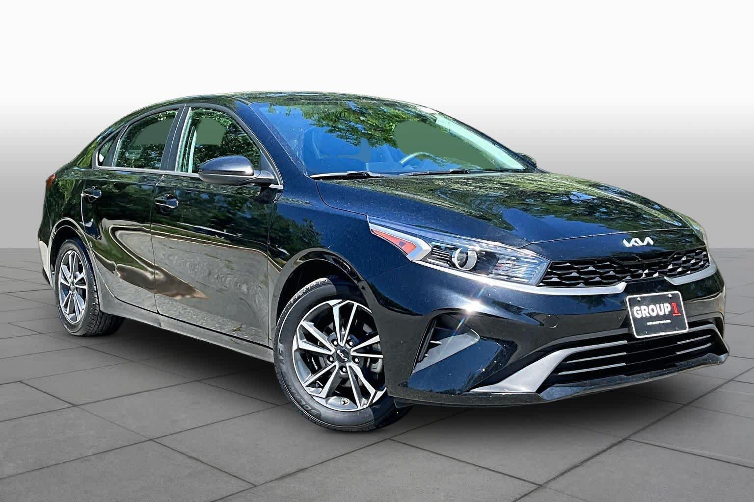 Used 2024 Kia Forte LXS FWD image 3