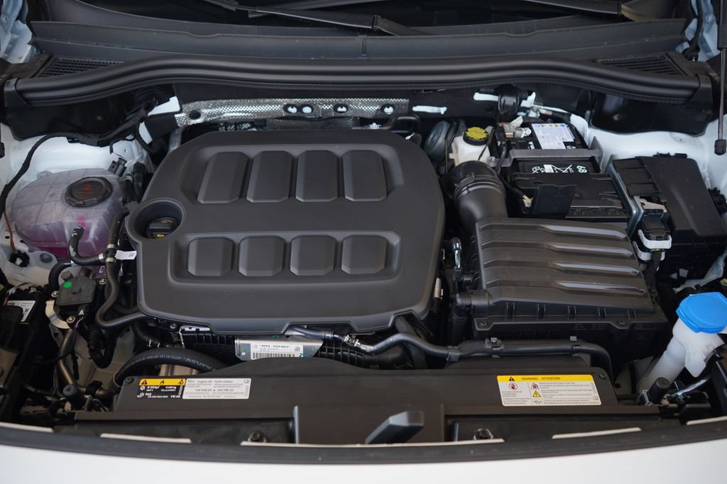 New 2026 Volkswagen Tiguan SE R-Line FWD image 13