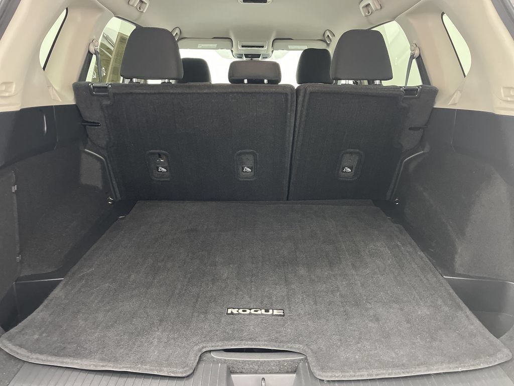Used 2024 Nissan Rogue S FWD image 16