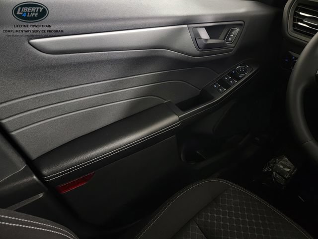Used 2023 Ford Escape Active w/ Cold Weather Package FWD image 31