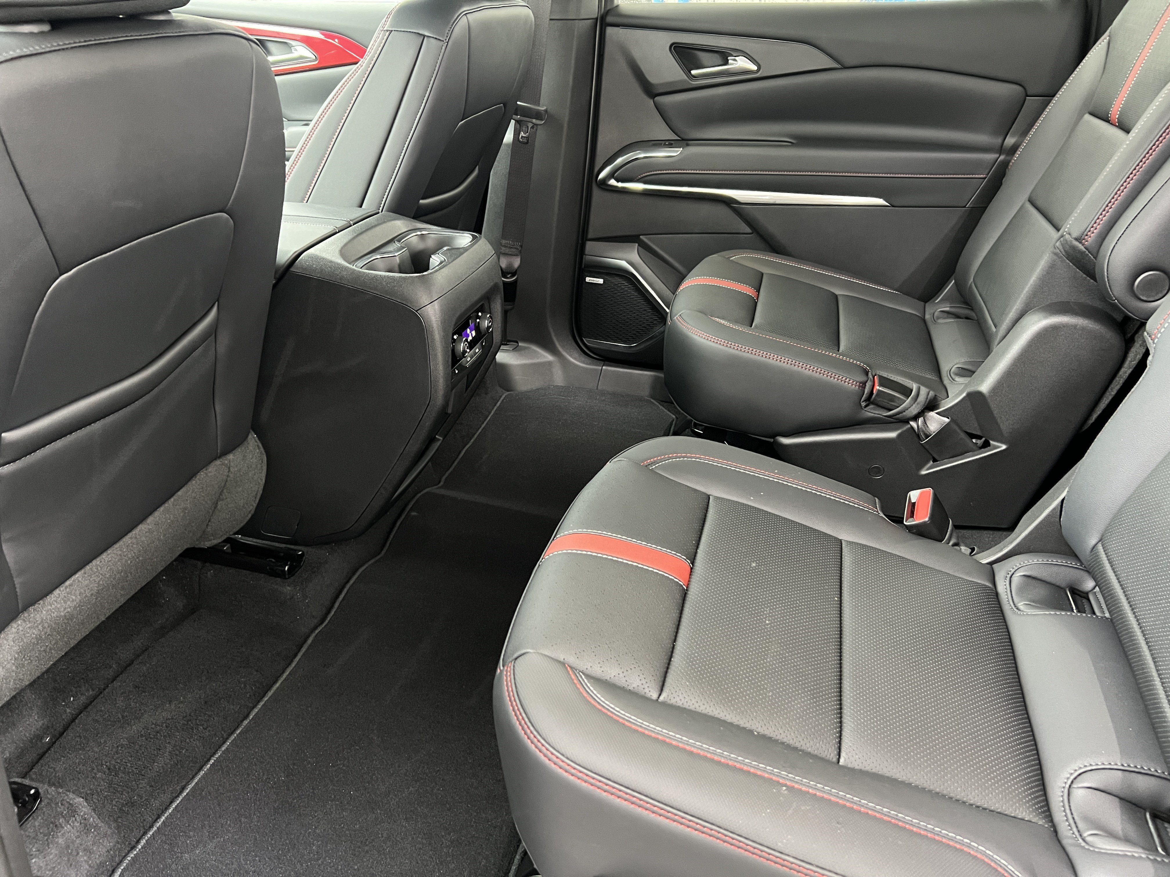 New 2026 Chevrolet Traverse RS AWD/4WD image 17