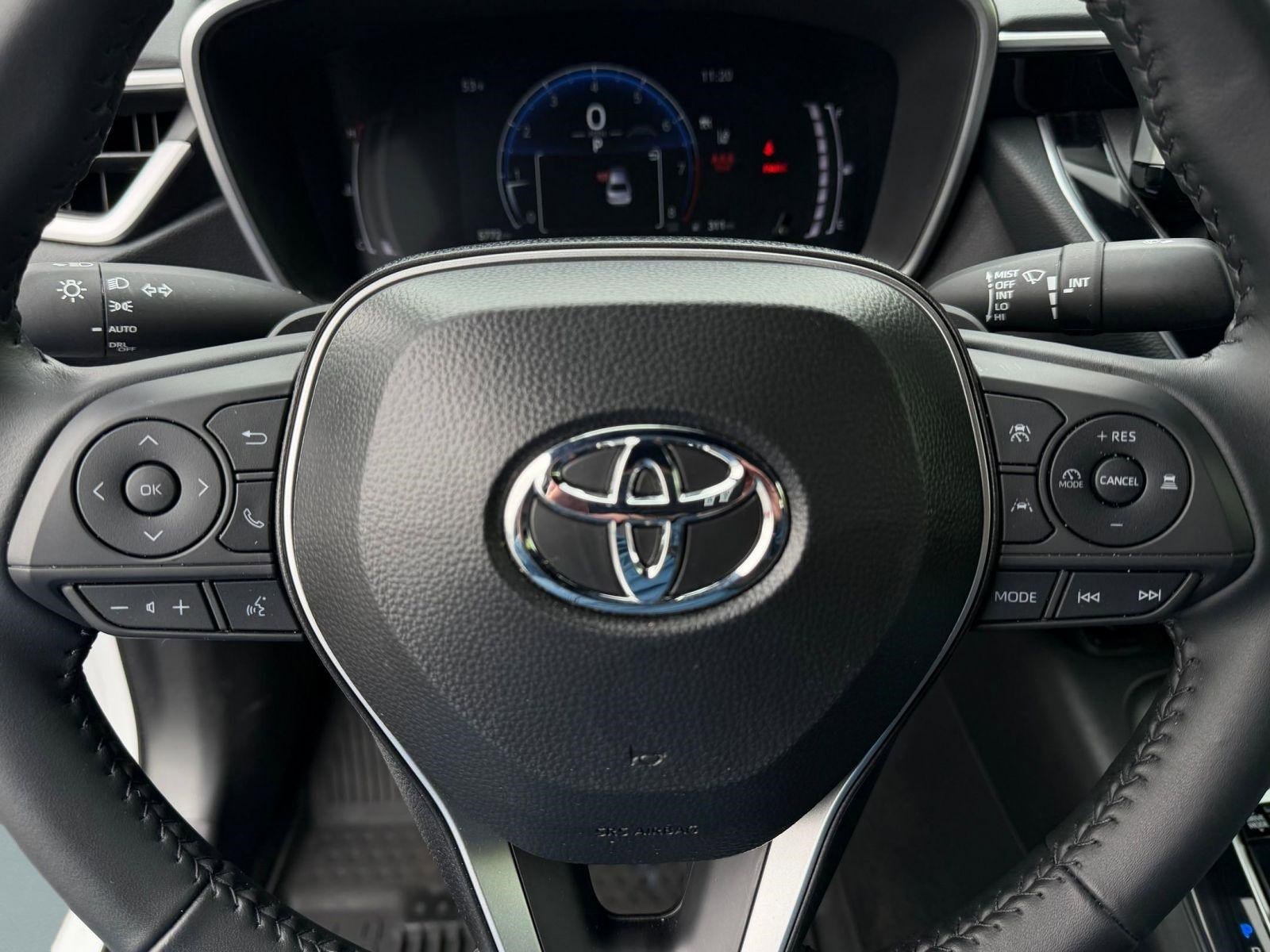 Used 2025 Toyota Corolla XSE FWD image 15