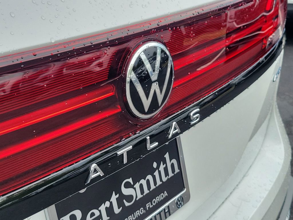 New 2026 Volkswagen Atlas Peak Edition image 7
