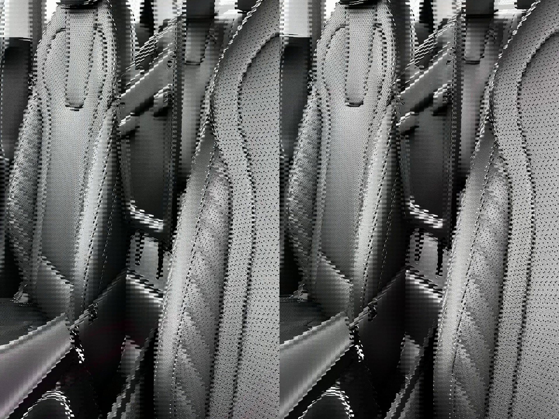 New 2025 Hyundai Elantra Limited image 18