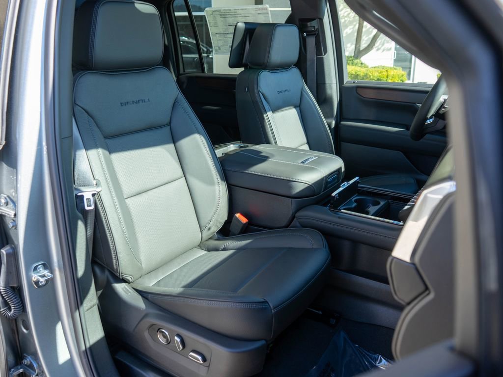 New 2026 GMC Yukon XL Denali w/ Denali Reserve Package image 9