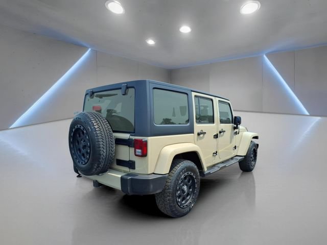 Used 2016 Jeep Wrangler Unlimited Sahara w/ Connectivity Group AWD/4WD image 18