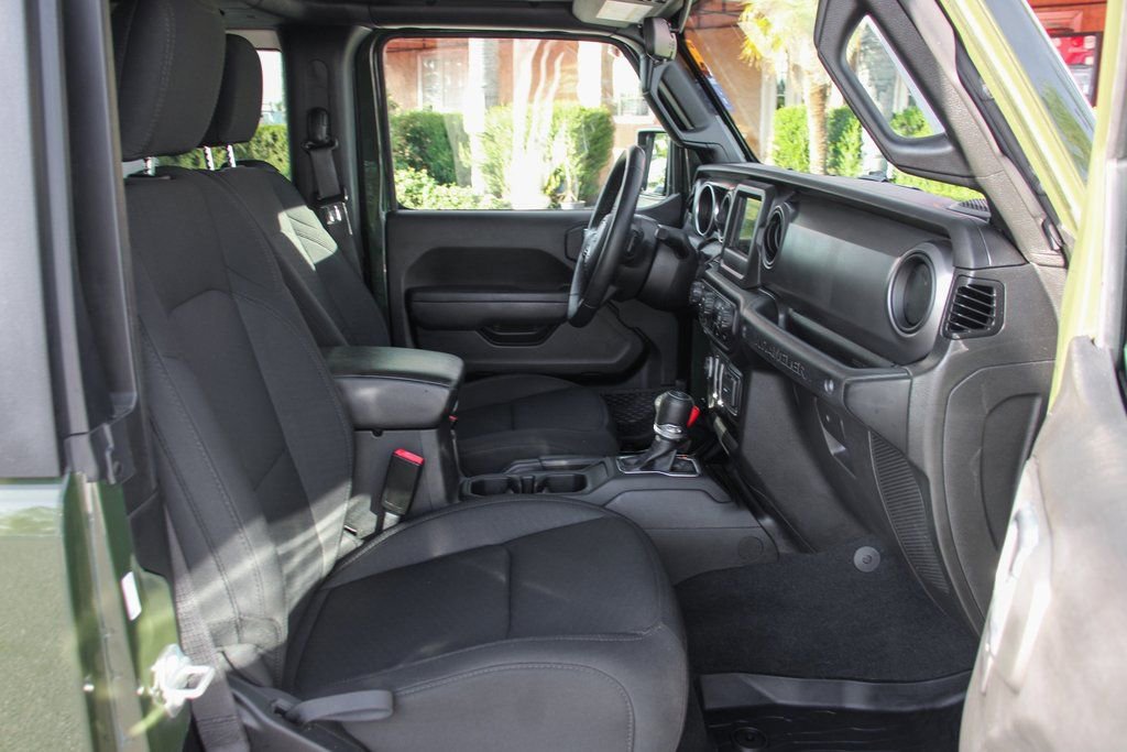 Used 2022 Jeep Wrangler Sport AWD/4WD image 32