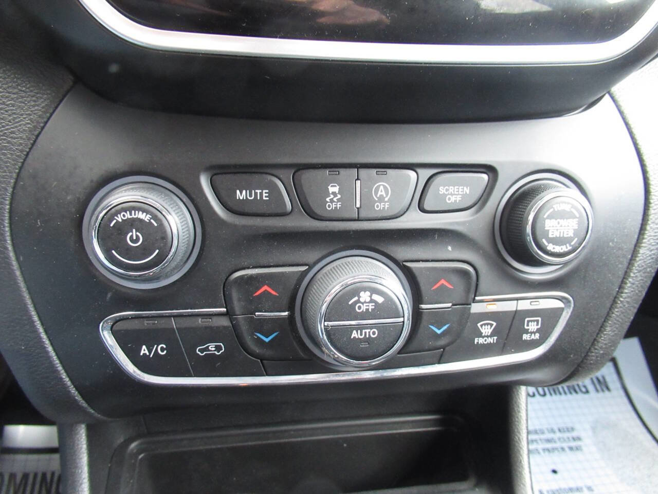 Used 2020 Jeep Cherokee Limited w/ Mopar Interior Package image 25