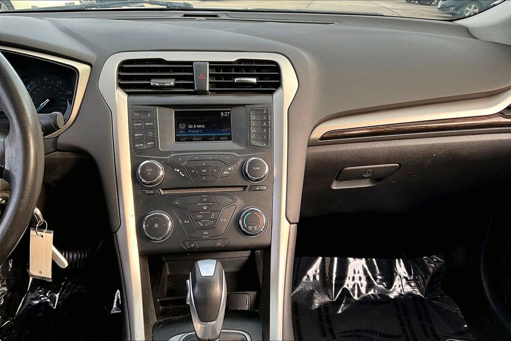 Used 2015 Ford Fusion SE w/ Equipment Group 202A image 19