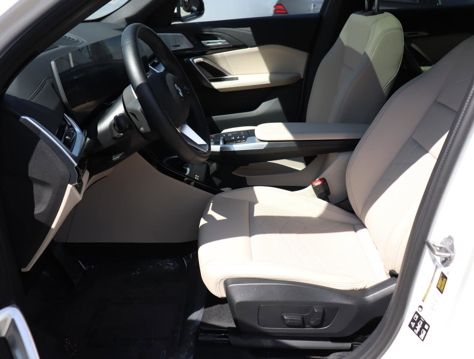 Certified 2024 BMW X2 xDrive28i w/ Premium Package image 17