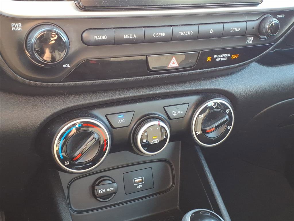 Used 2021 Hyundai Venue SE image 17