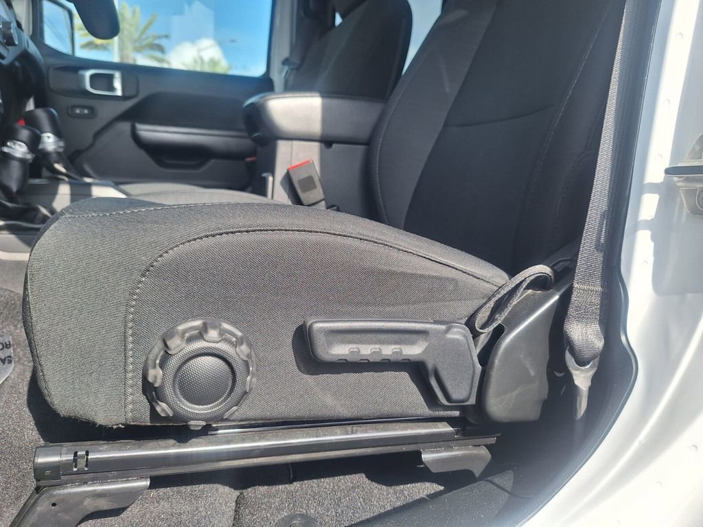 Used 2021 Jeep Wrangler Unlimited Sport image 10