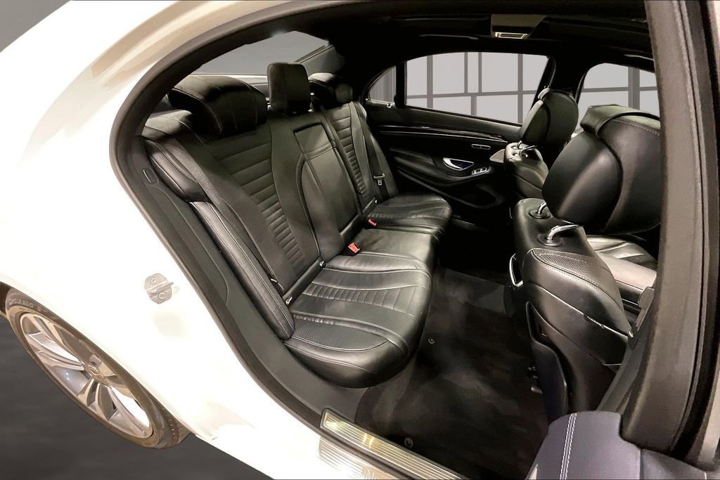 Used 2020 Mercedes-Benz S 560 4MATIC Sedan image 24