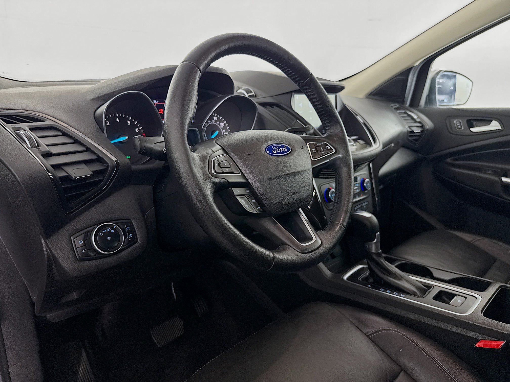 Used 2017 Ford Escape Titanium AWD/4WD image 21
