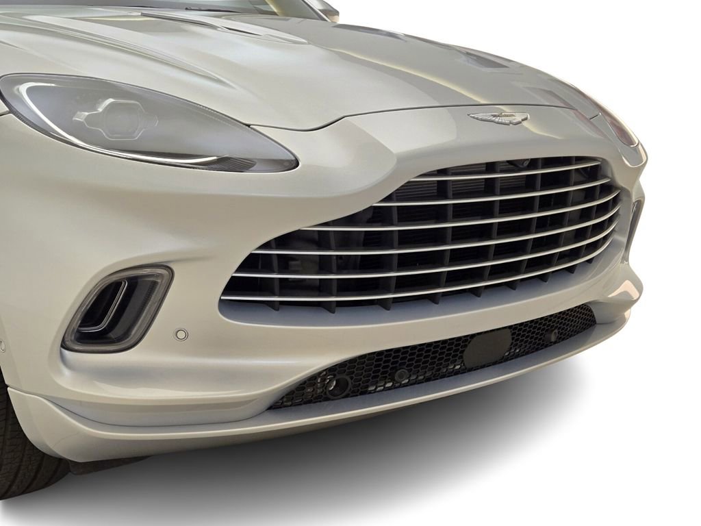 Used 2024 Aston Martin DBX image 4