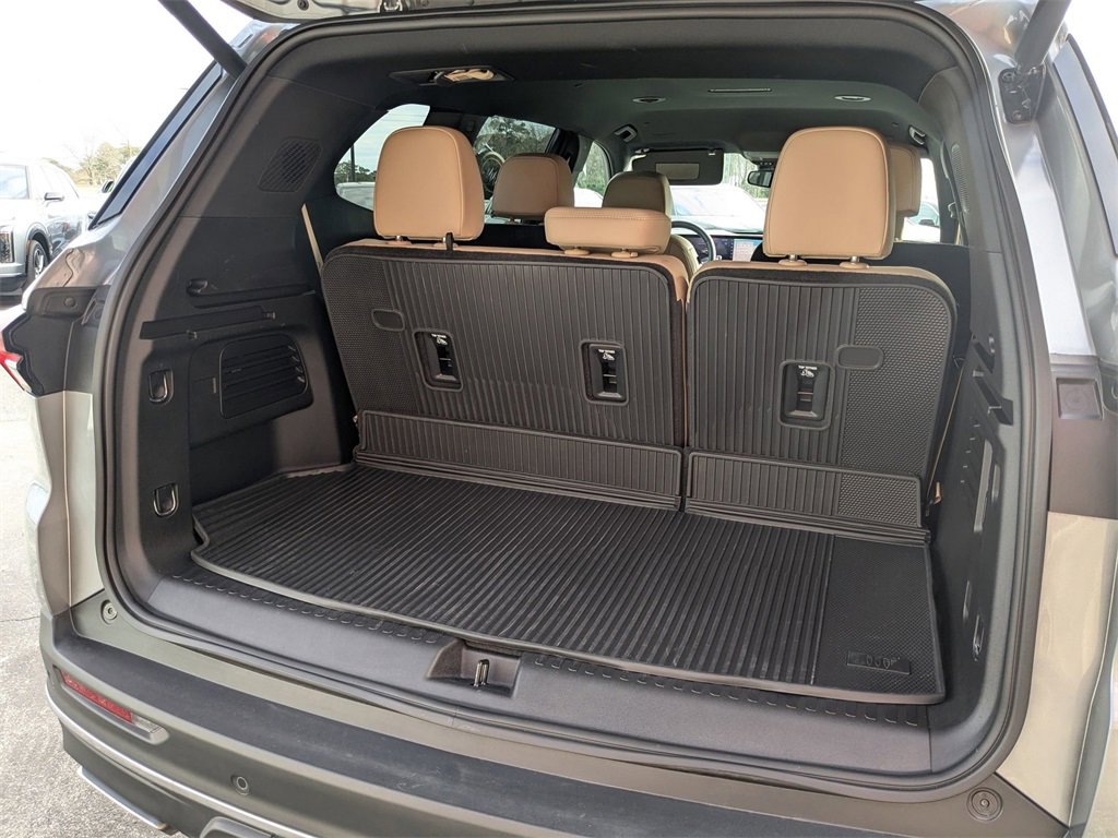 Certified 2025 Buick Enclave Preferred w/ Power Package image 26