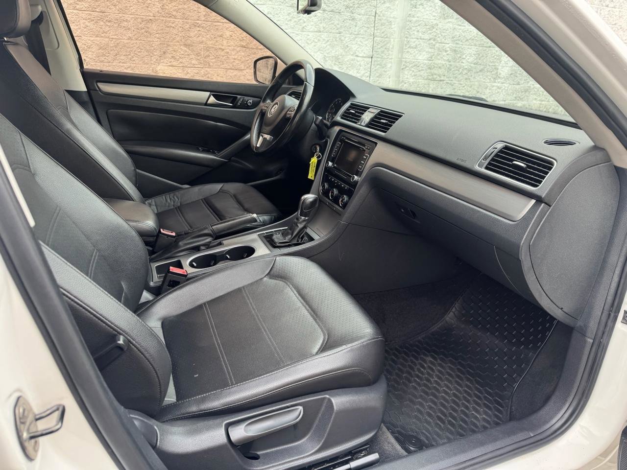 Used 2014 Volkswagen Passat 2.5 SE FWD image 17