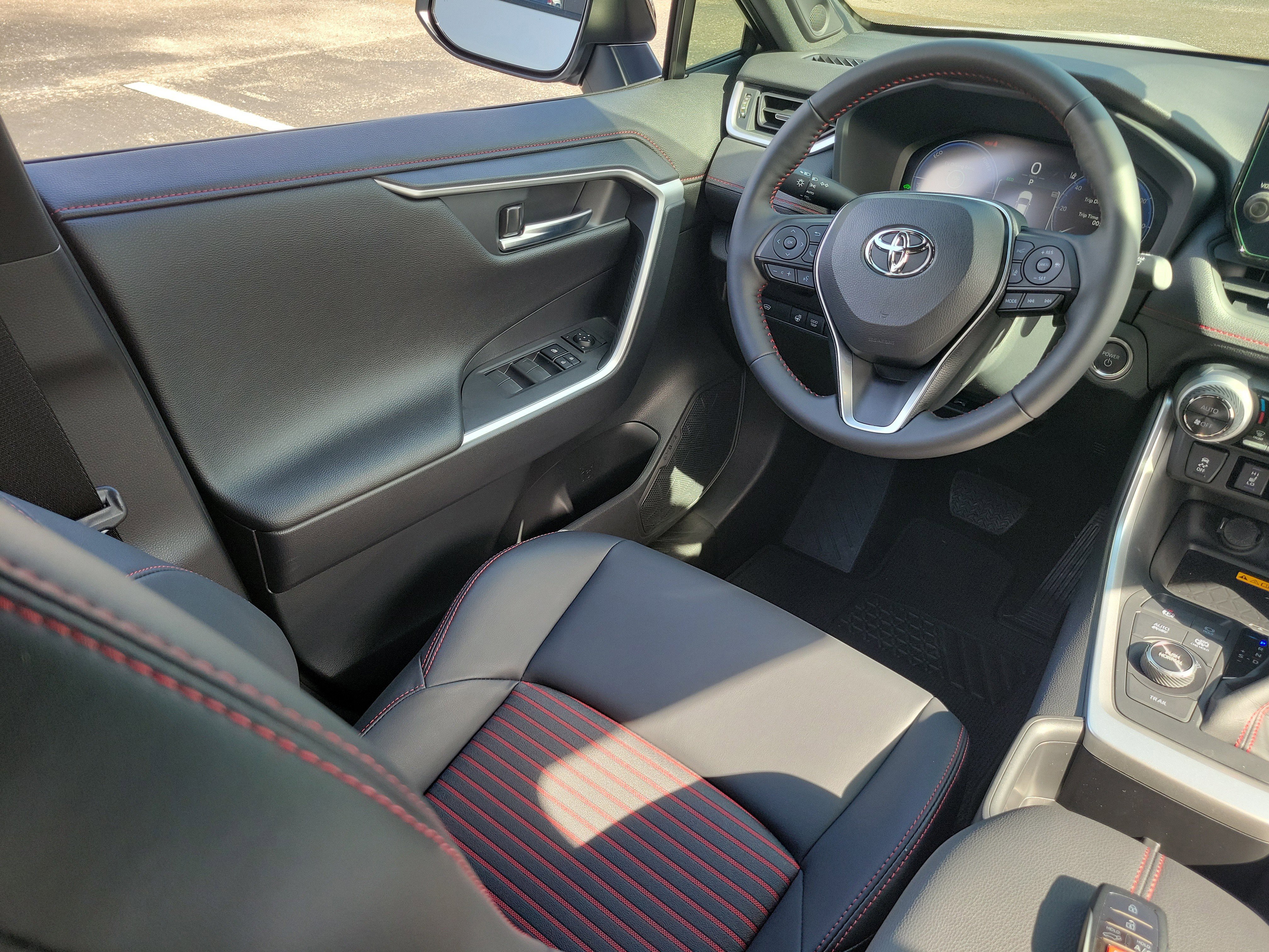 Used 2025 Toyota RAV4 XSE image 15