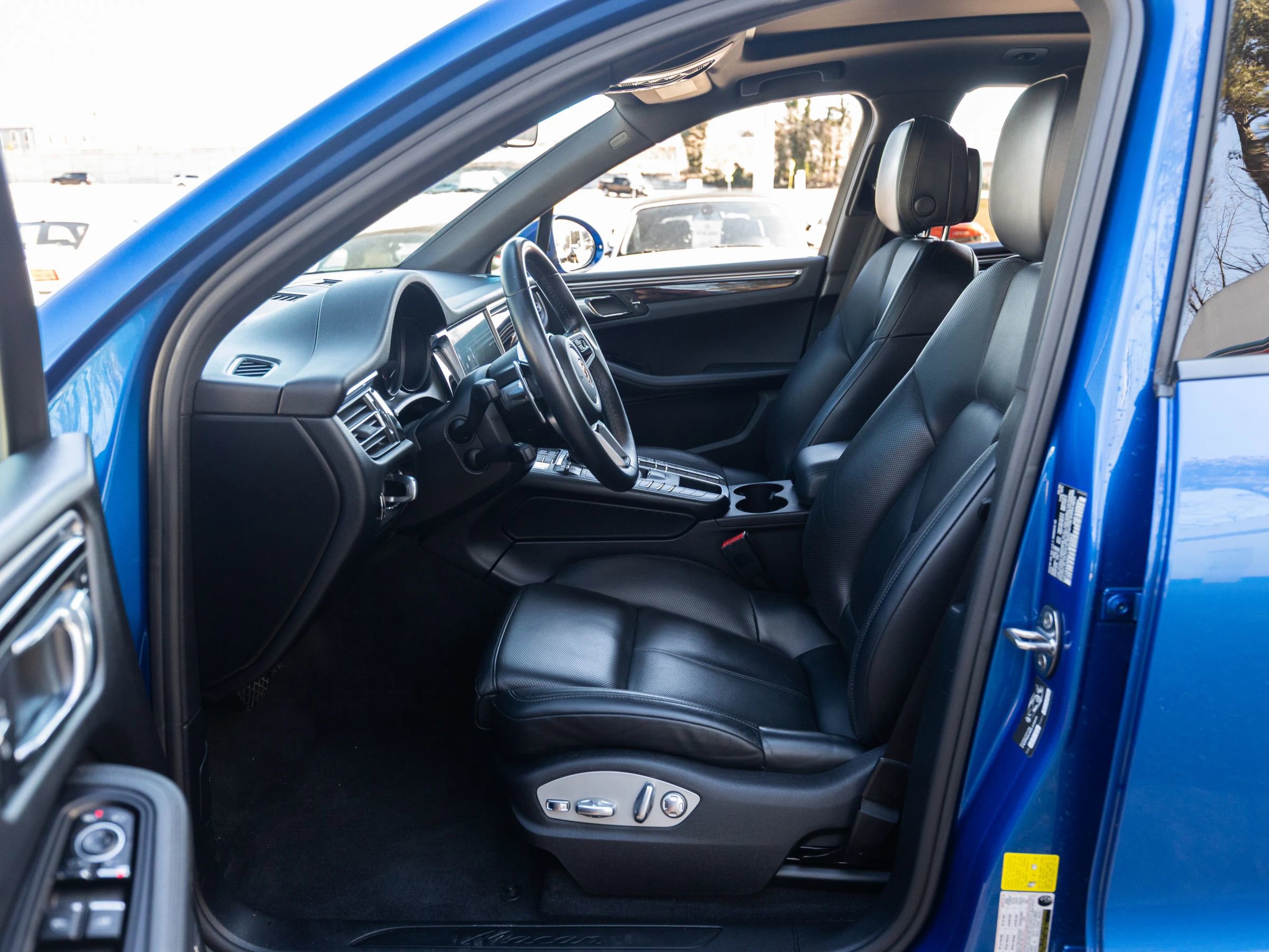 Used 2020 Porsche Macan image 16