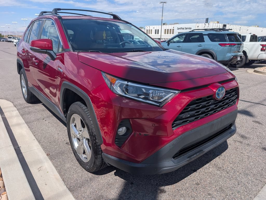 Used 2021 Toyota RAV4 XLE Premium AWD/4WD image 4
