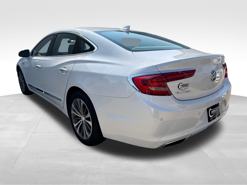 Used 2018 Buick LaCrosse Essence w/ Sun and Shade Package FWD image 4