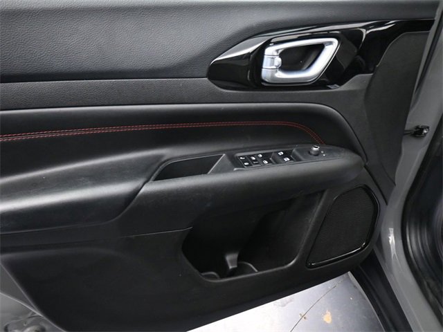 Used 2024 Jeep Compass Trailhawk image 12