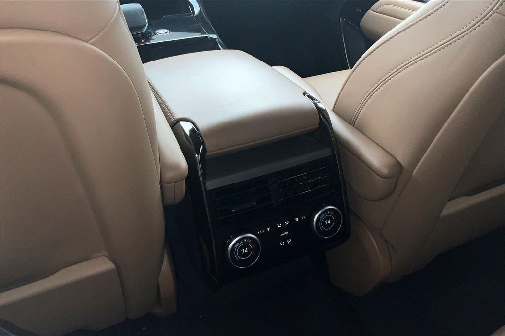 Used 2024 Land Rover Range Rover Sport SE image 25