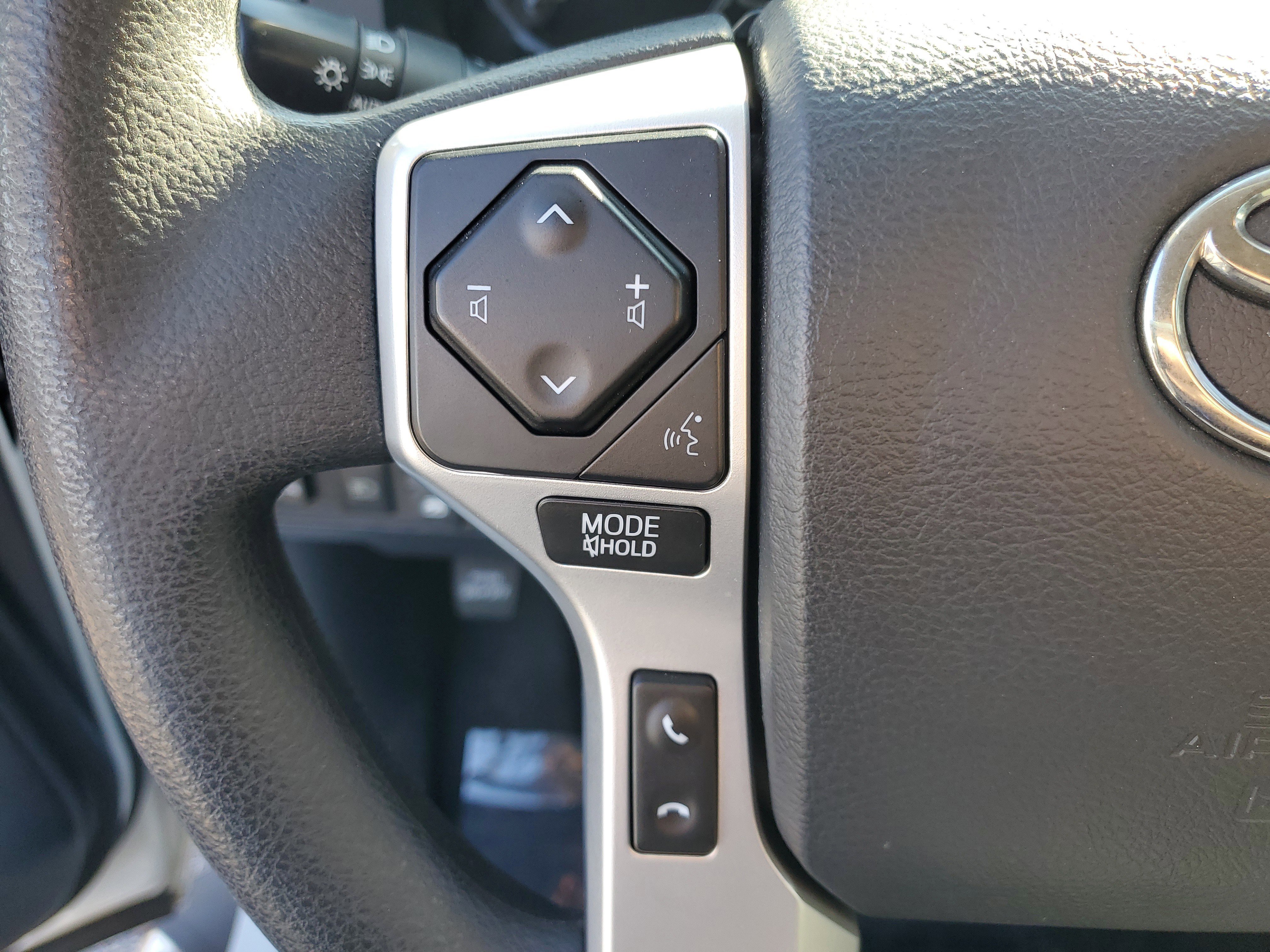 Used 2018 Toyota Tundra SR5 w/ SR5 Upgrade Package image 28