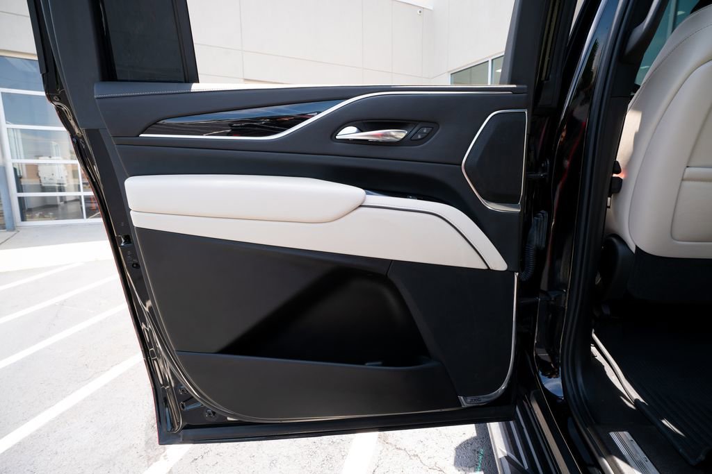 Used 2021 Cadillac Escalade ESV Sport AWD/4WD image 40