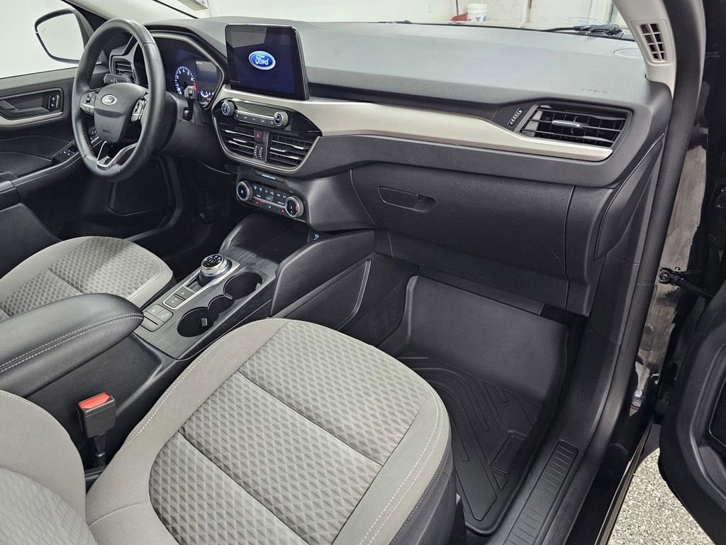 Used 2022 Ford Escape SE FWD image 12
