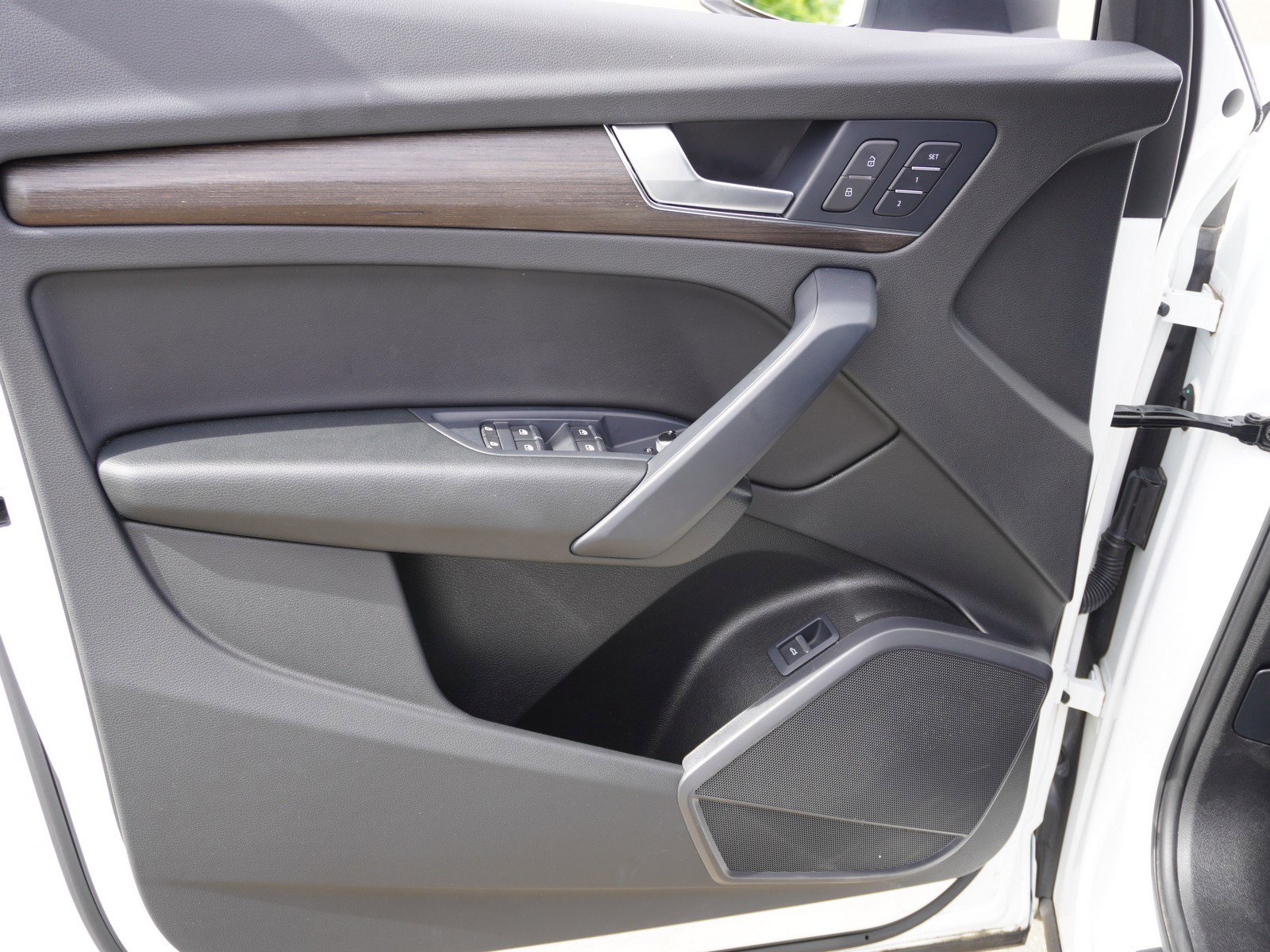 Used 2023 Audi Q5 2.0T Premium w/ Convenience Package image 21