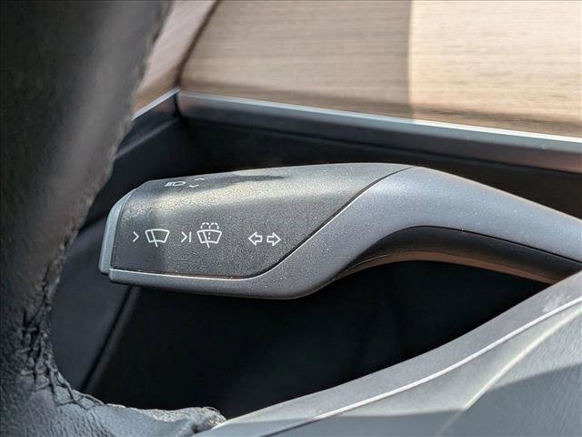 Used 2021 Tesla Model 3 Standard Range Plus image 18