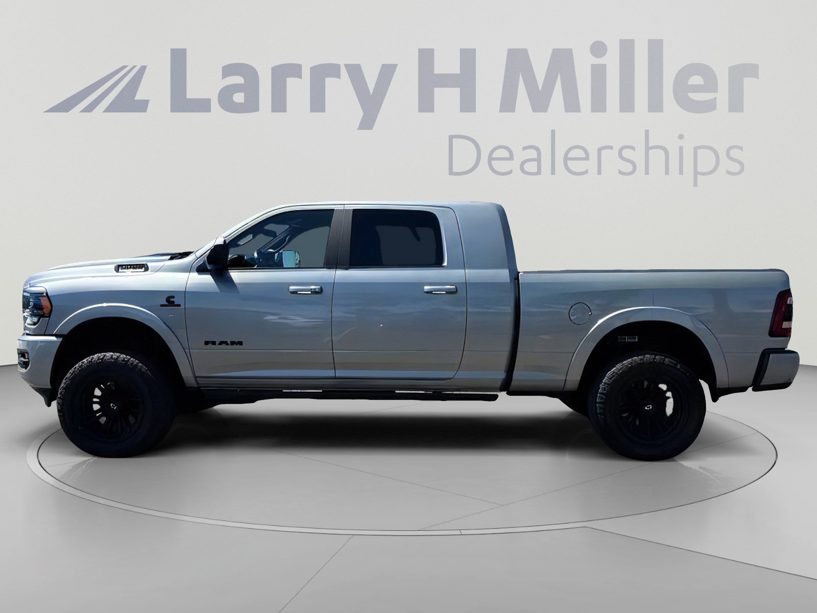 Used 2021 RAM 3500 Limited AWD/4WD image 3
