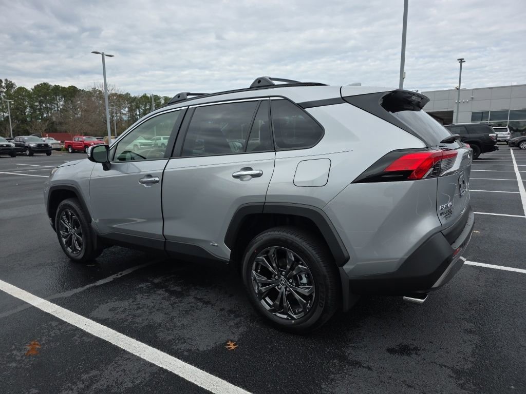 Used 2025 Toyota RAV4 Limited image 4