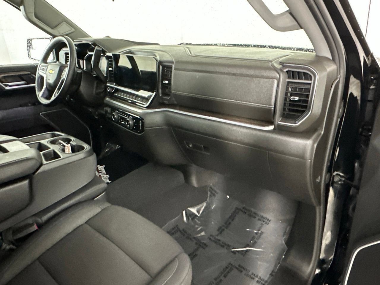 Used 2026 Chevrolet Silverado 1500 LT AWD/4WD image 34