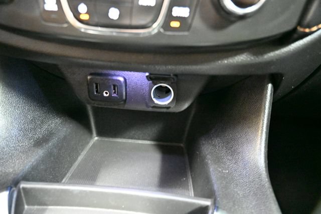 Used 2021 Chevrolet Traverse LS FWD image 29